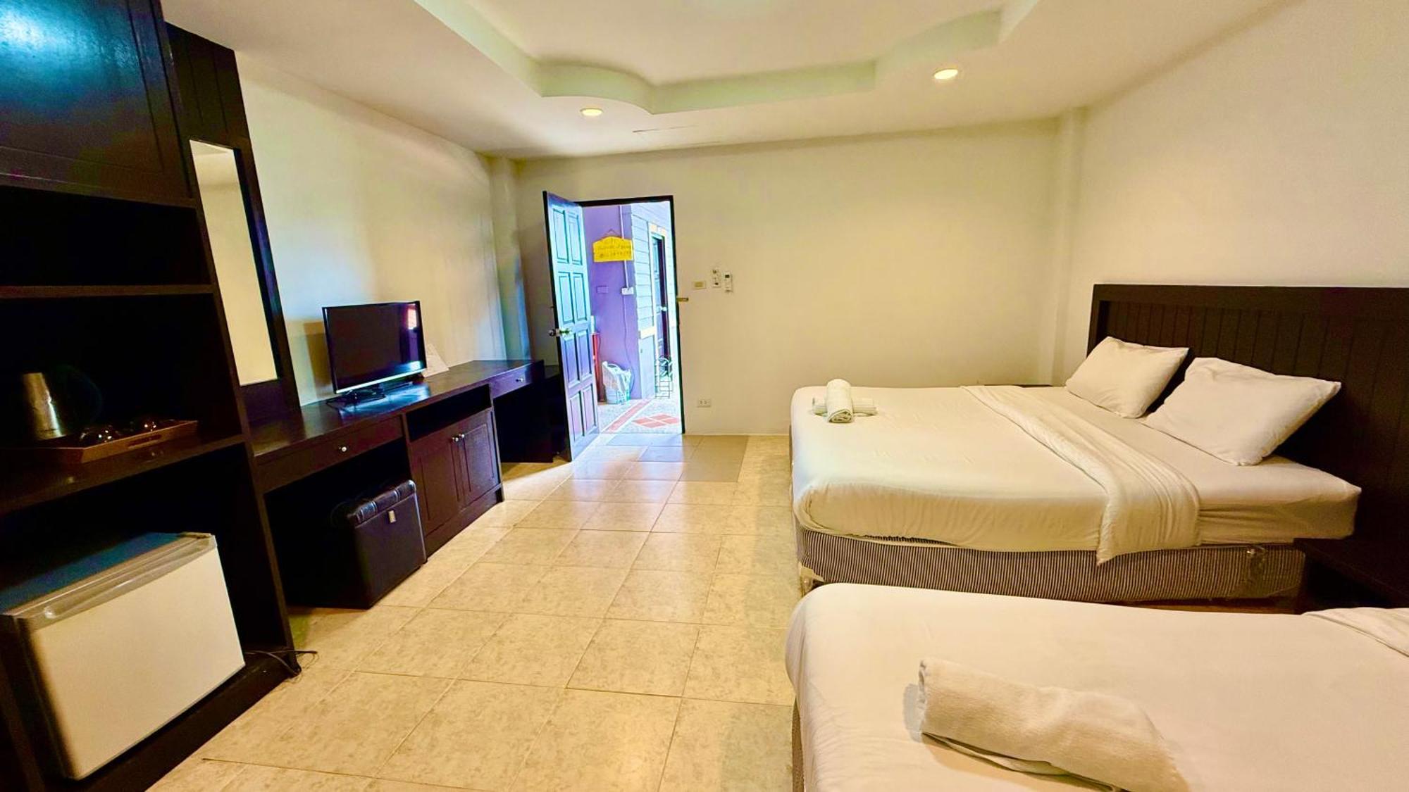 Hill Side Patong Hotel Esterno foto