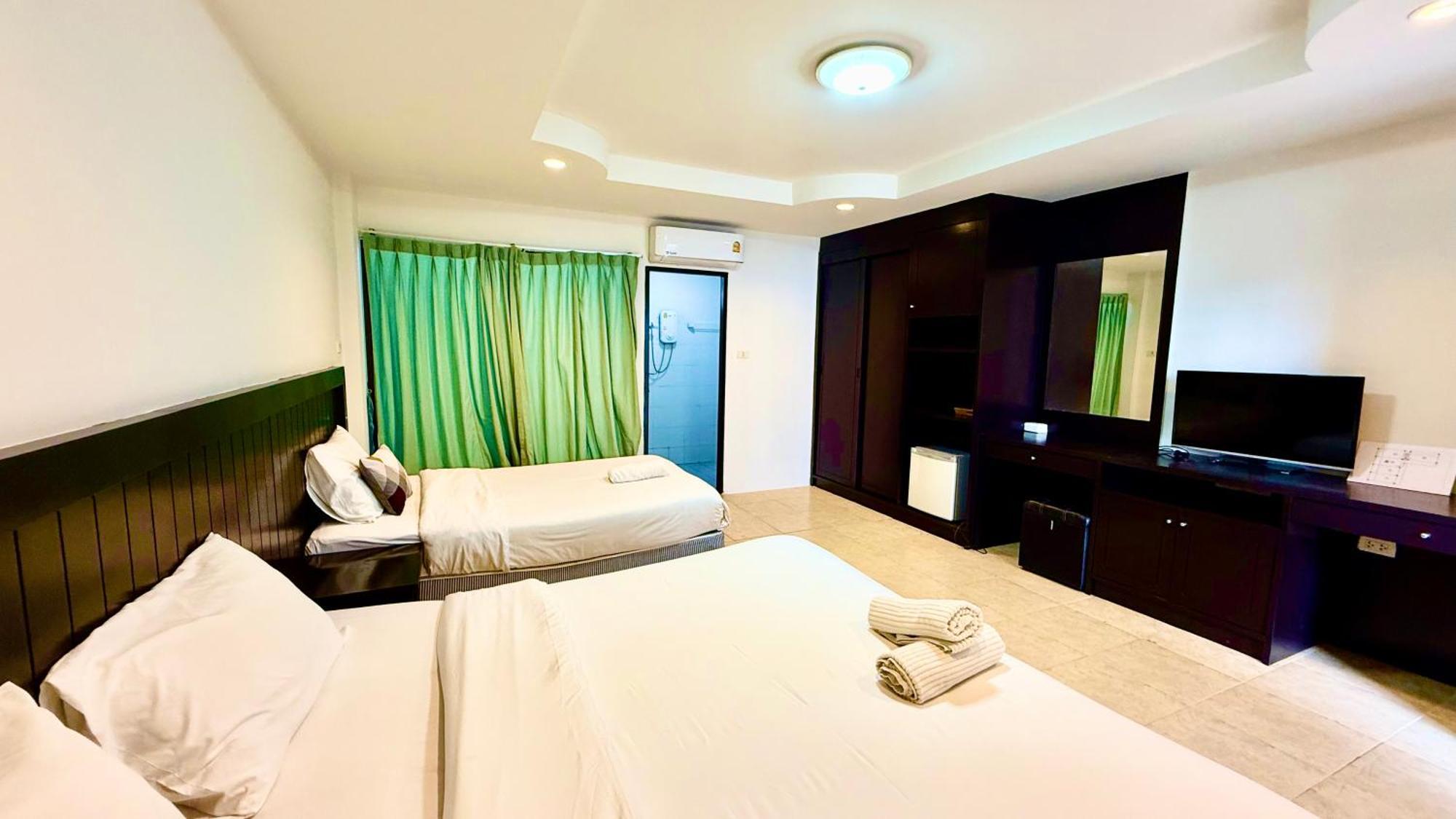 Hill Side Patong Hotel Esterno foto