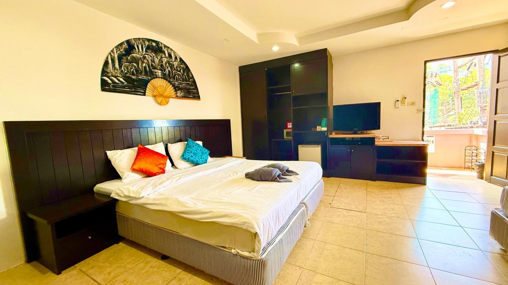 Hill Side Patong Hotel Esterno foto
